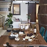 Hotel Winery 1870 Fira (Santorini)