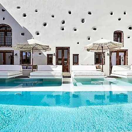 فندق Winery 1870 ثيرا