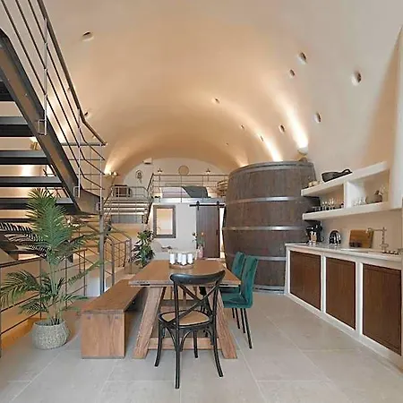 فندق Winery 1870 ثيرا