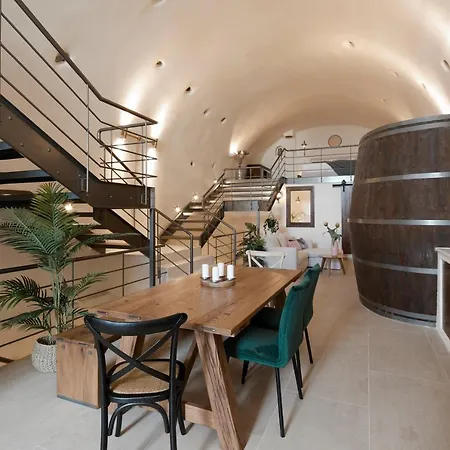 Winery 1870 Fira (Santorini)